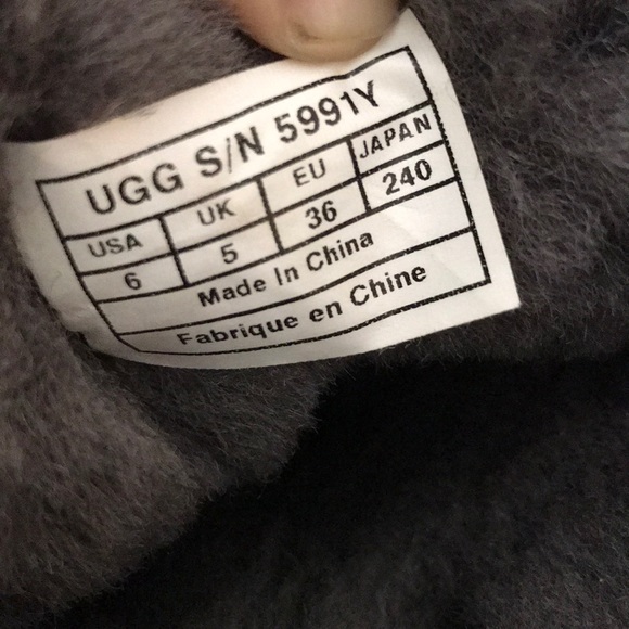 UGGS - Picture 7 of 8